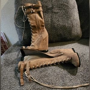 Women's sz 5 (37) brown suede 6" platform wedges